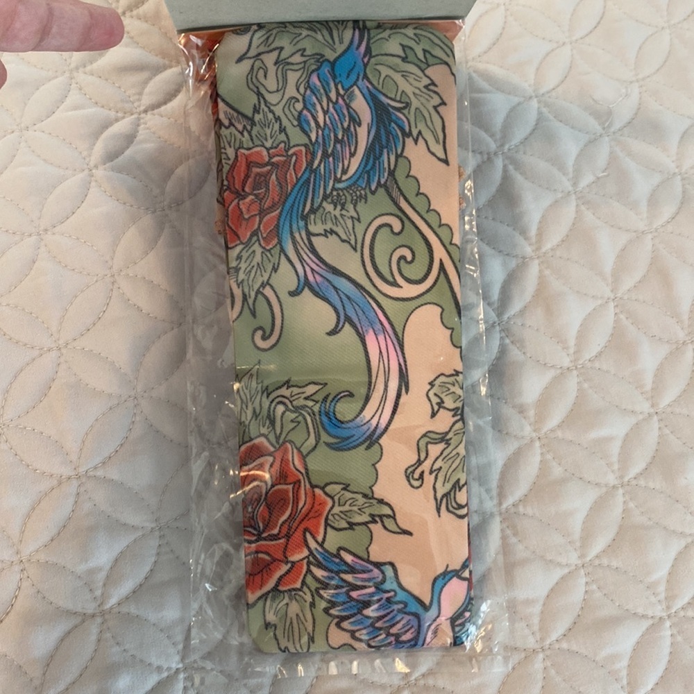 Holiday Inspirations Tattoo Sleeves 1 pair New - Picture 3 of 9